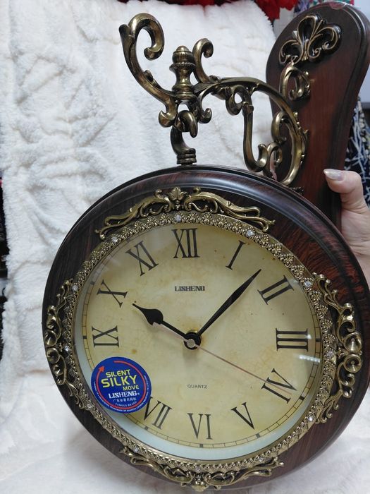 продам настенные часы