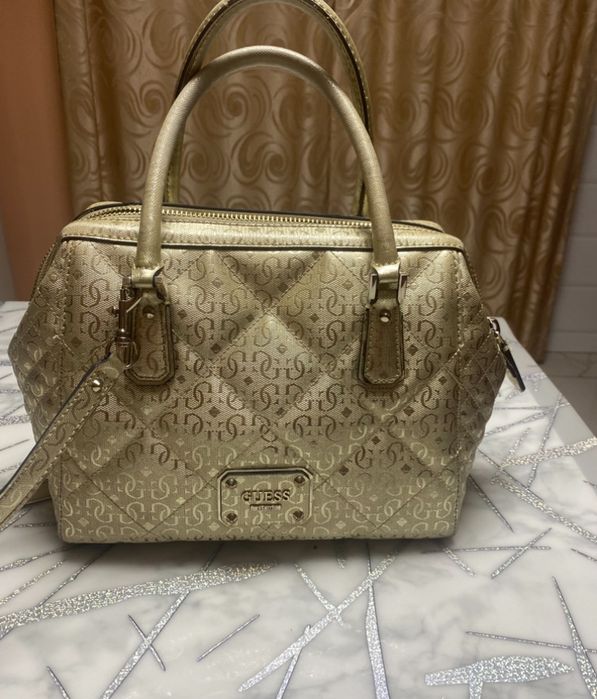 Guess originala auriu