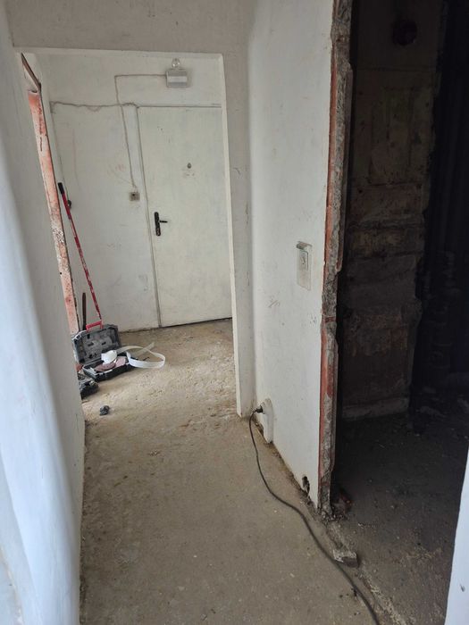 Продава се Тристаен апартамент в Търговище, Център - 80 кв.м за 950 €/кв.м - Снимка #6