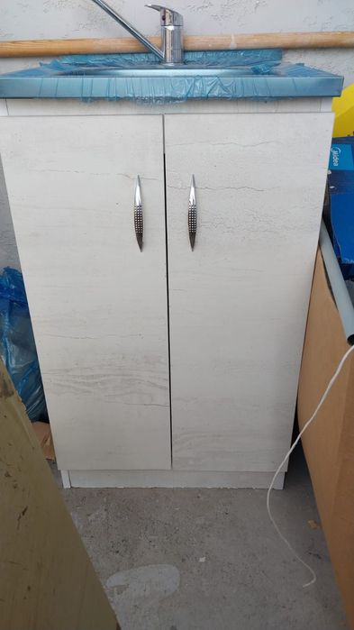 Раковина со шкафом