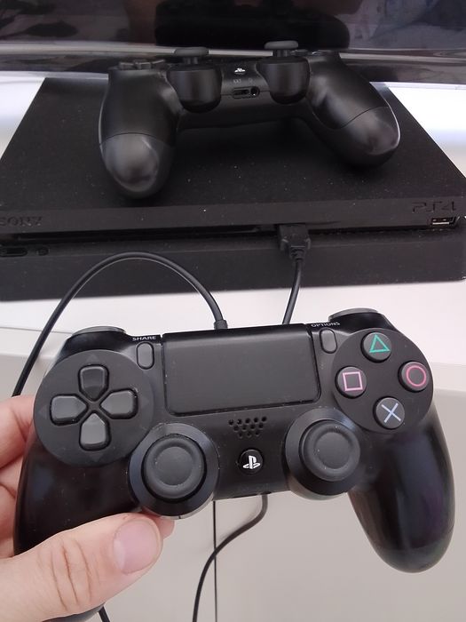Playstation4  продам в хорошим состояни1