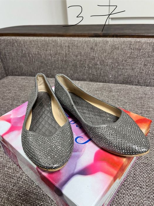 Продается женская обувь