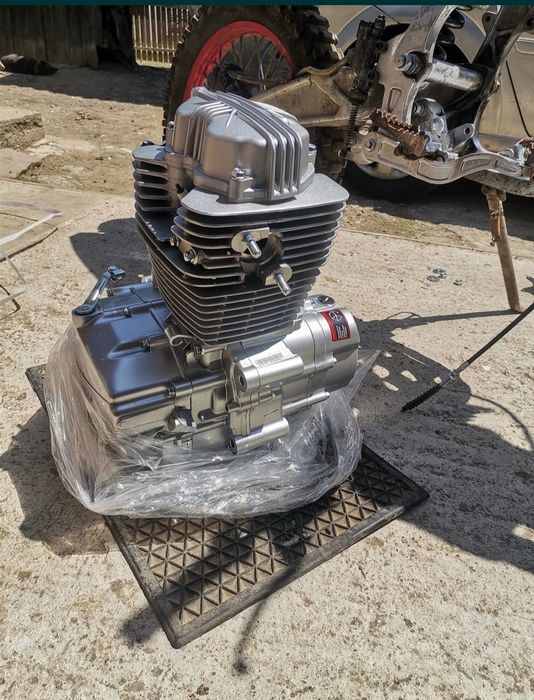 Cross-uri atv-uri scutere in 2 sau 4T