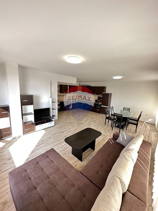 Дава се под наем Тристаен апартамент в Варна, Левски - 110 кв.м за 765 € - Снимка #1