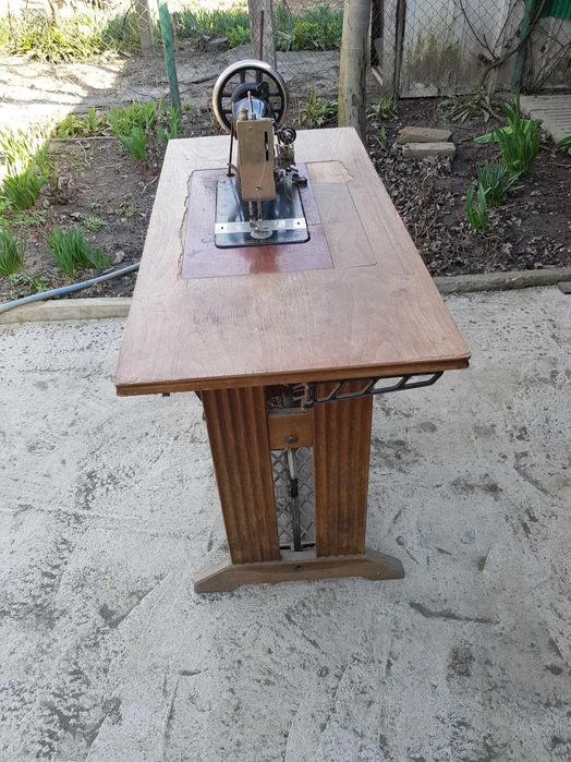 Masina de cusut veche