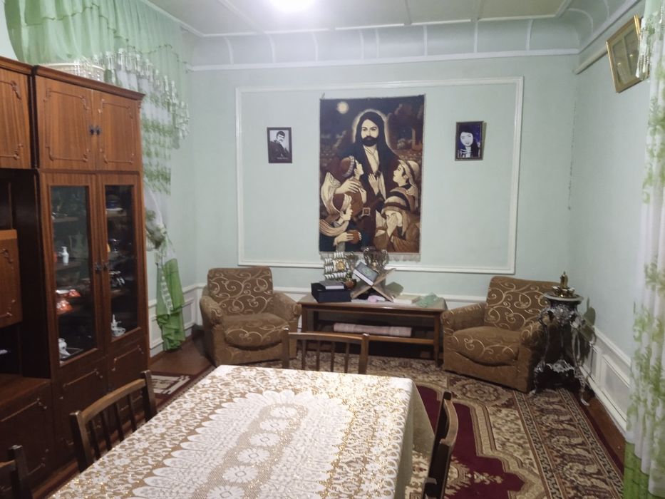 Шахар марказидан таййор ховли сотилади (Обмен бор)