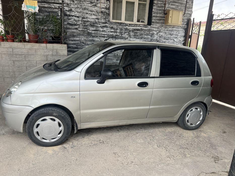 Matiz prostoy moshina yaxshi xolatda hadavoy karobkalarida ishi yoq.