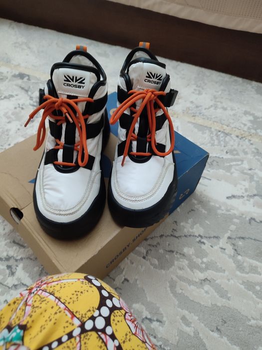 Ботинки зимние  38 размер