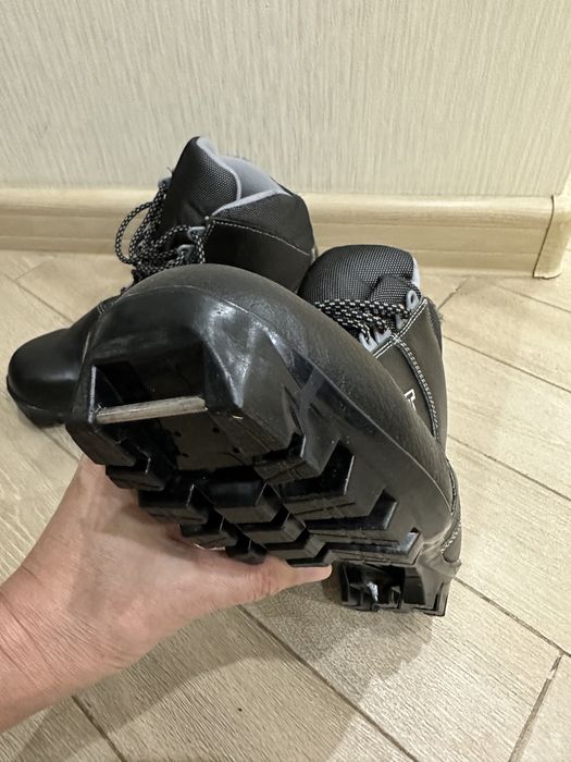 Продам ботинки для лыж