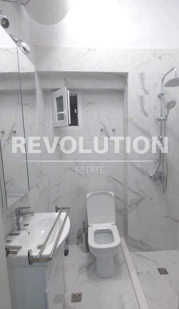 Дава се под наем Етаж от къща в Варна, Център - 140 кв.м за 750 € - Снимка #4