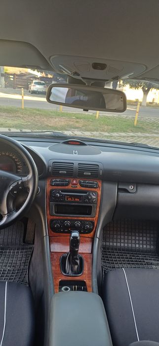 Mercedes-Benz C180