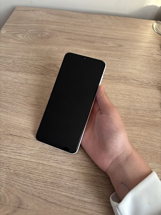 Самсунг А23 в хорошом состояние