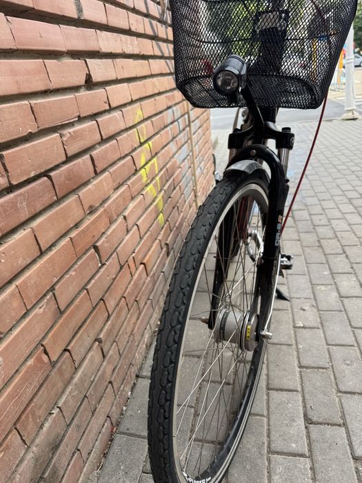 Bicicleta dama cu cadru de aluminiu