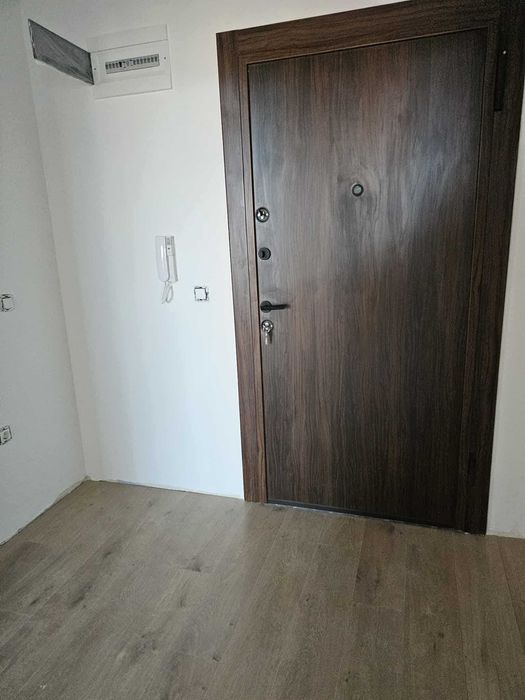 Продава се Тристаен апартамент в Варна, Бриз - 83 кв.м за 1352 €/кв.м - Снимка #8