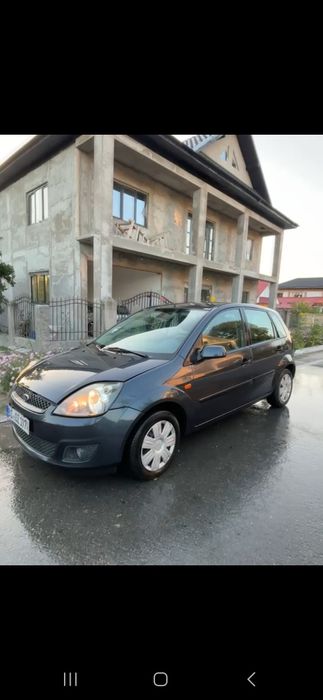 Ford fiesta 1,4 benzină adusa pe roti din Germania