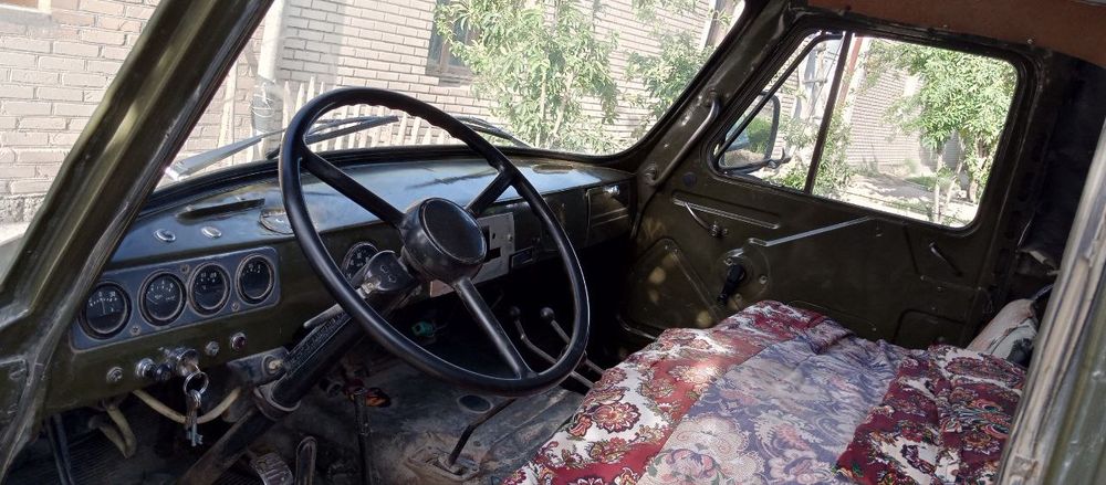 UAZ 330301 sotiladi
