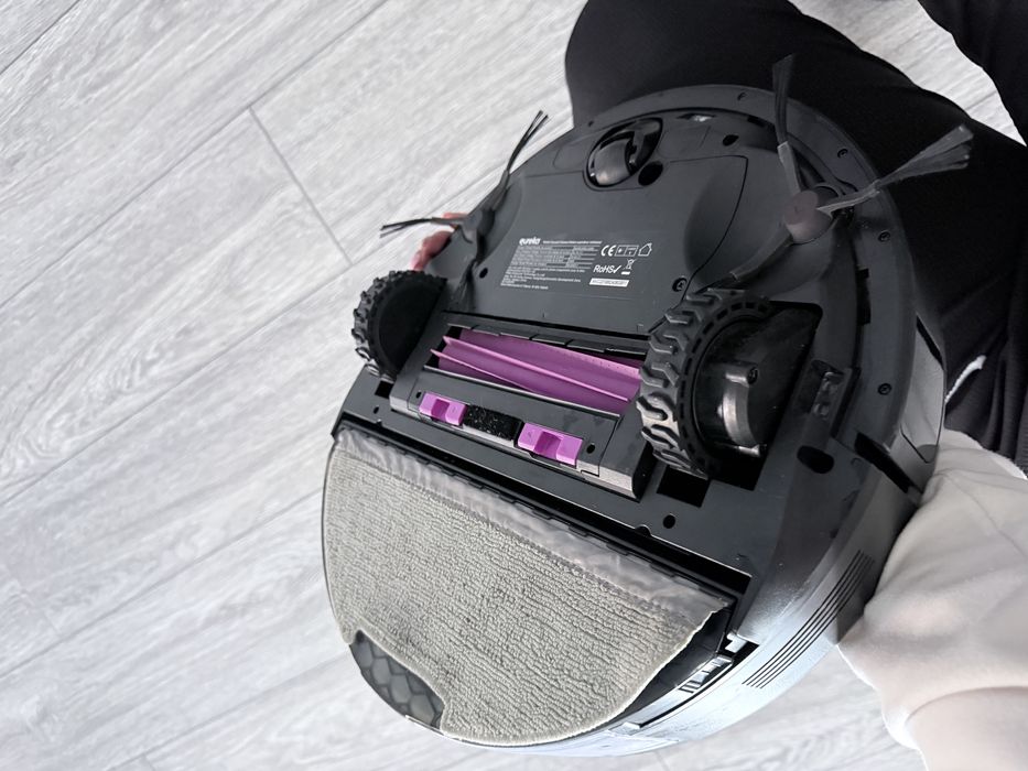 Robot aspirare spalare eureka E20