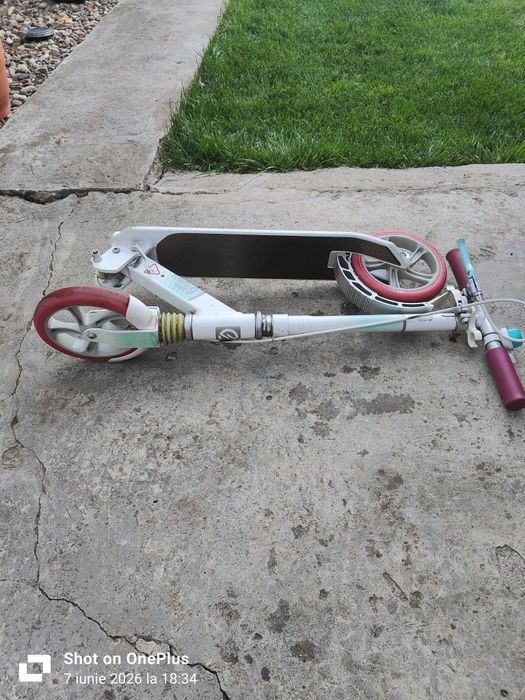 Trotinetă Oxelo MID 9 pliabilă, roți 175 mm, frână ghidon, suspensie