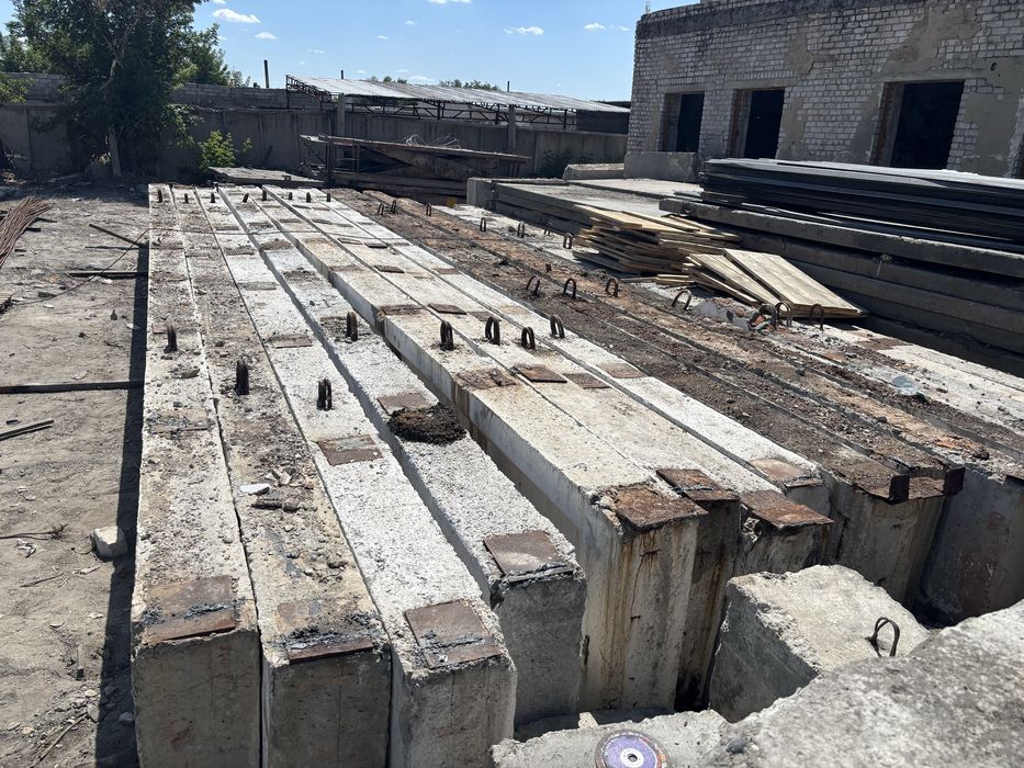 РАСПРОДАЖА! Ригеля,балки ,плиты ПКЖ ПНС