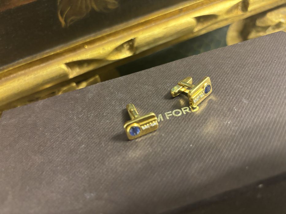 Butoni camasa  aur 18k cu diamante si safir