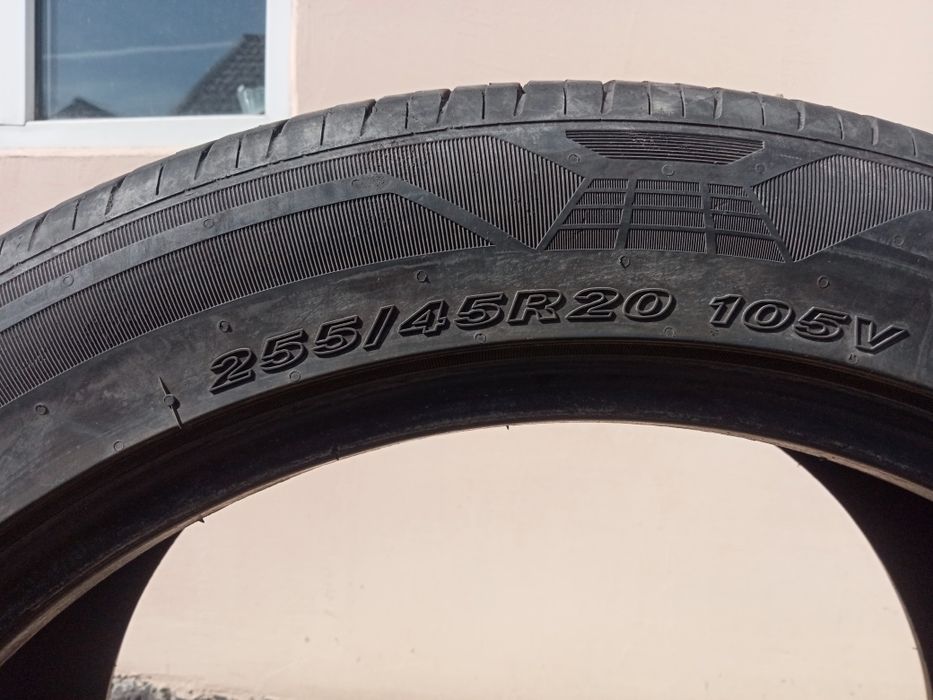 Продам шины летние 255/45R20