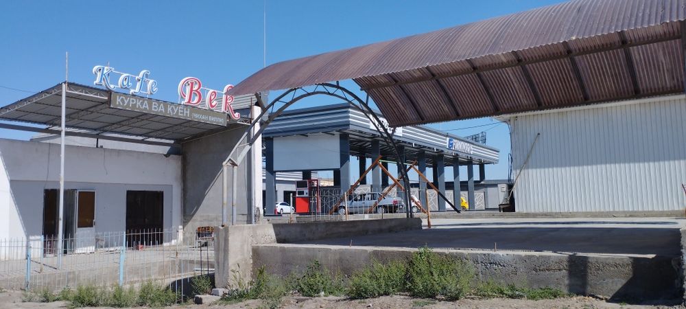 Кафе ва нонвойхона сотилади.