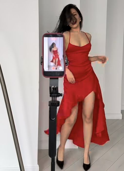 Платье красная новая