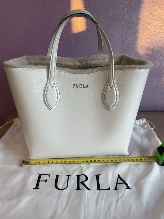 Furla-среден към голям размер