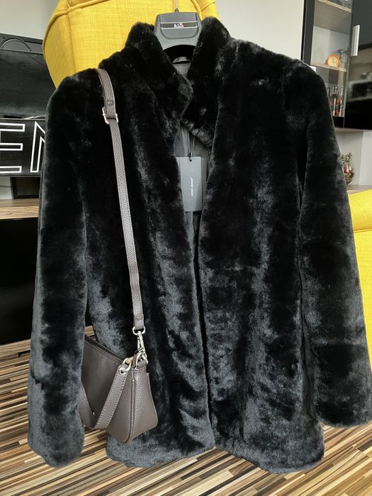 Палто с къс косъм