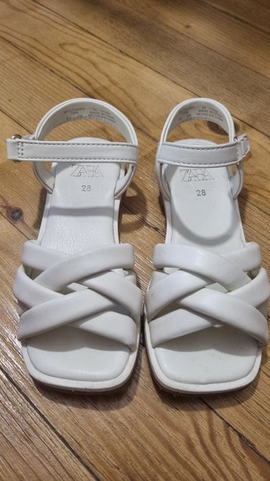Детски сандали Zara