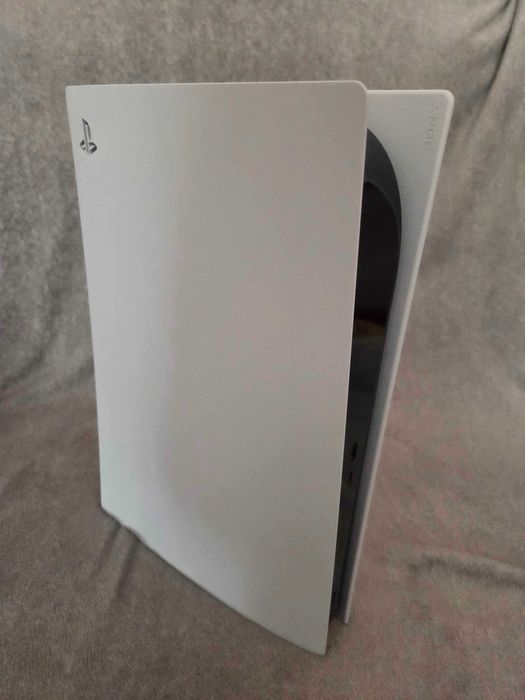 Consola playstation 5, aproape noua