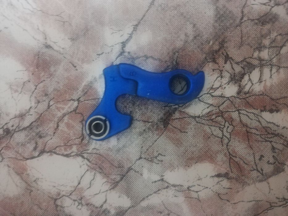 Vând schimbător pinioane shimano XT shadow