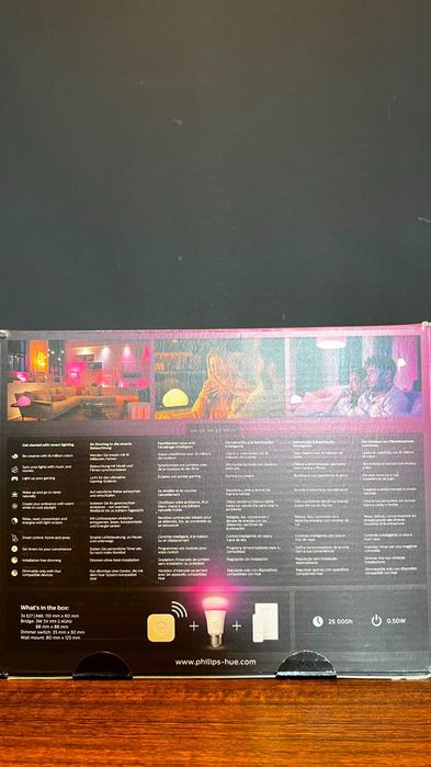 Kit Philips HUE - E27, RGB: 3 becuri, consola si intrerupator