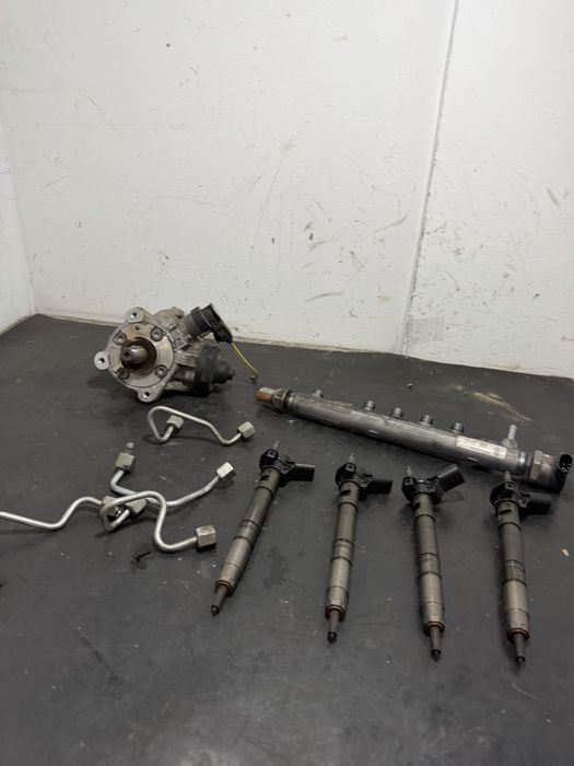 Kit injectie pompa injectoare Audi Q5 2.0 TDI 170cp 136Cp CGLB CAHA CAGB  03L130277 | 0445010507 | 03L130755