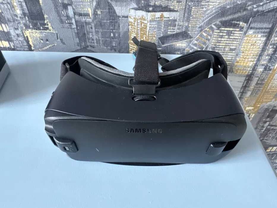 Очки виртуальной реальности Samsung Gear VR