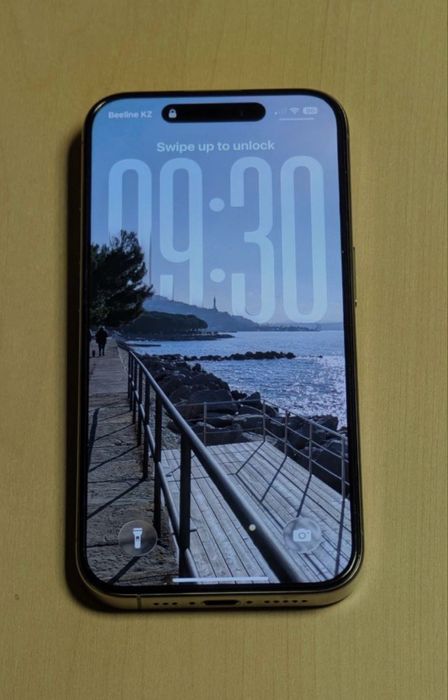 Продам Iphone 15 pro