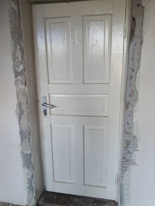 Ёгоч эшиклар сотилади. 4 дона