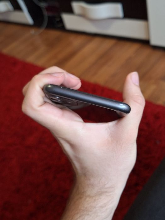 iPhone 11 Black - in stare bună