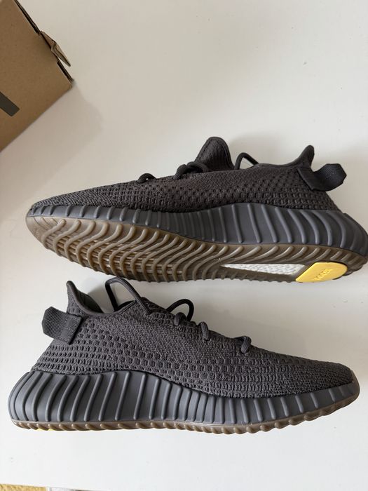 Yeezy Boost 350 V2 - Black (non-reflective)