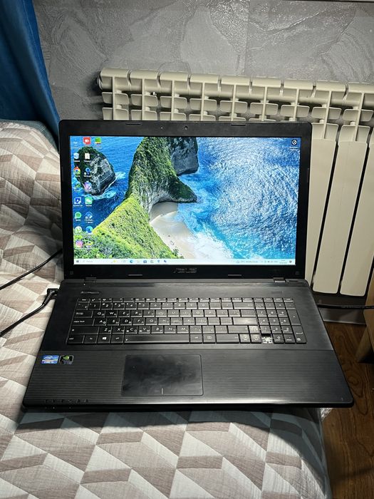 ASUS X75VD-TY016H / i5-3230M / 8GB / SSD+2хHDD / GeForce 610M / 17.3”