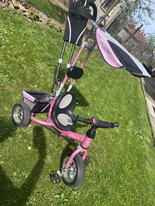 Продавам детска триколка Lexus trike