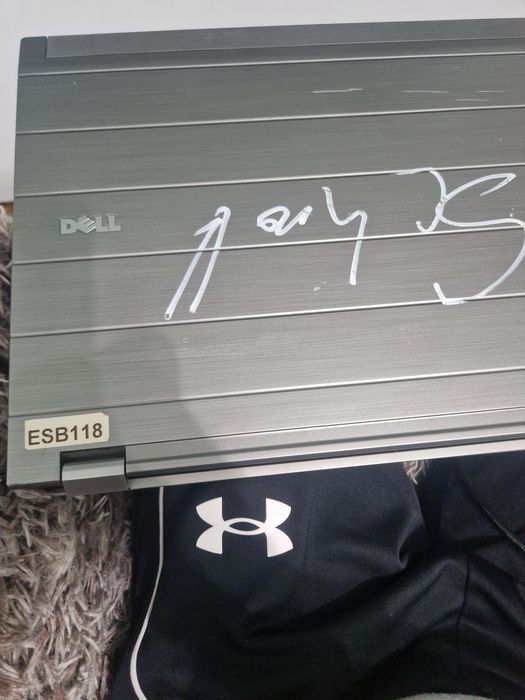 Vand laptop mana a doua