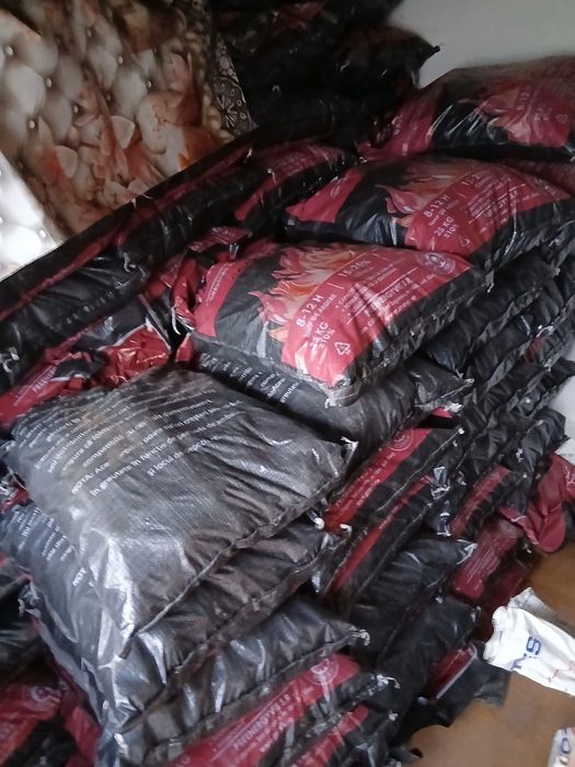 Vand brichete carbuni