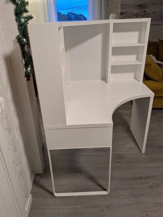 Стол письменный Икеа