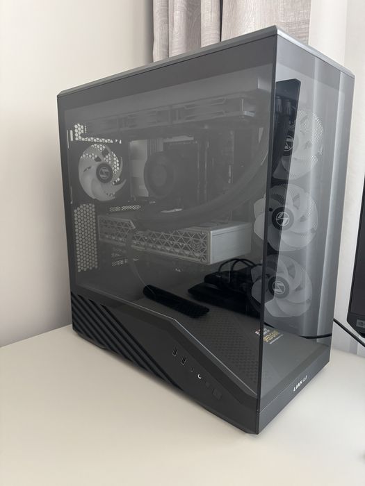 AMD Ryzen 7 7800X3D / RX 9060 XT 16GB / 32GB DDR5