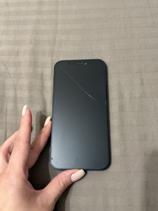 Iphone 12 в отличном состоянии