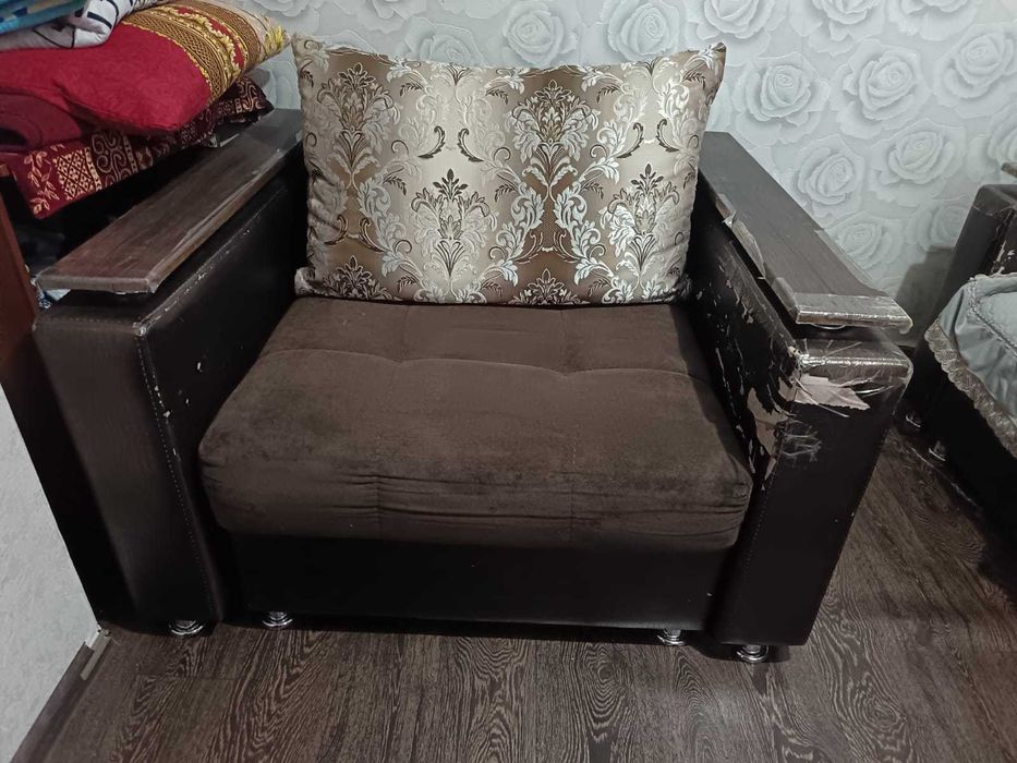 Продам Уголок отдыха 3ка