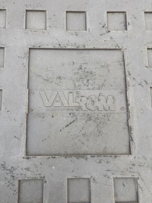 Capac canal Valrom 170 de lei