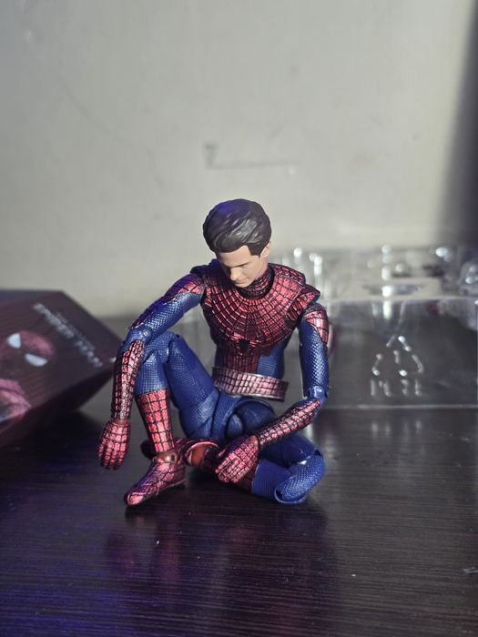 Человек паук игрушка