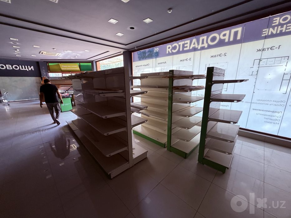Стелажи, овощные полки и кассовые островки все для супермаркета готово